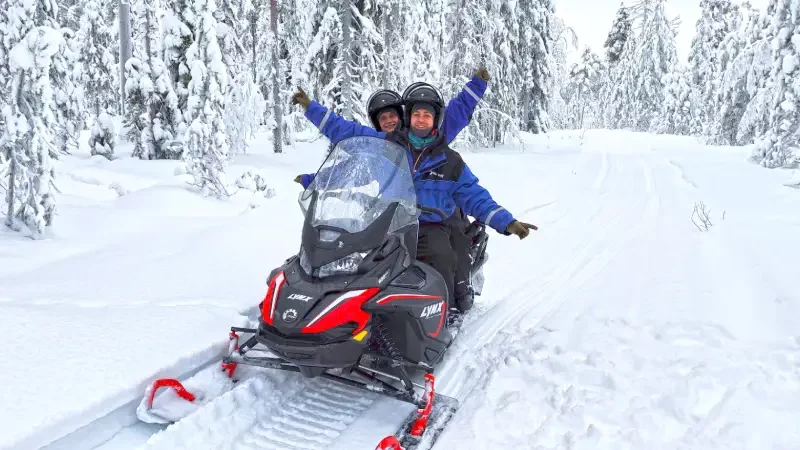 Wycieczki na skuterach śnieżnych Rovaniemi Finlandia Laponia